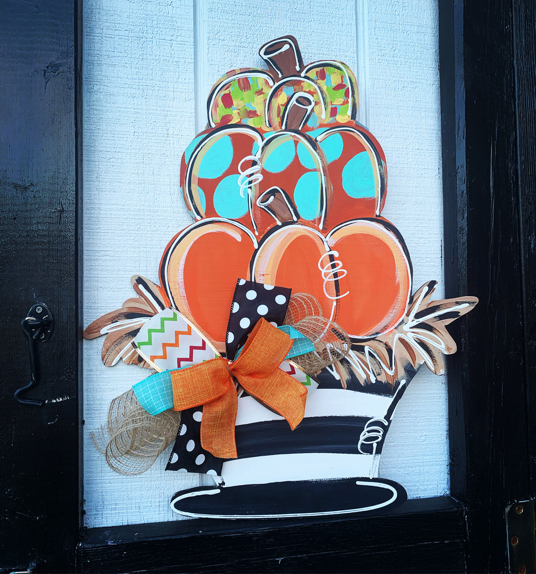 Pumpkin stack with black and white vase, door hanger 21”