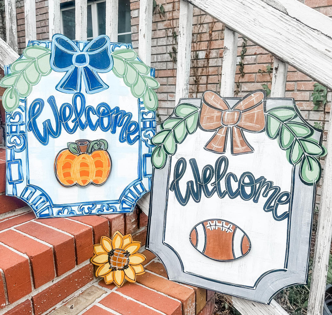 Welcome with bow and border, personalized, door hanger with 1 attachment